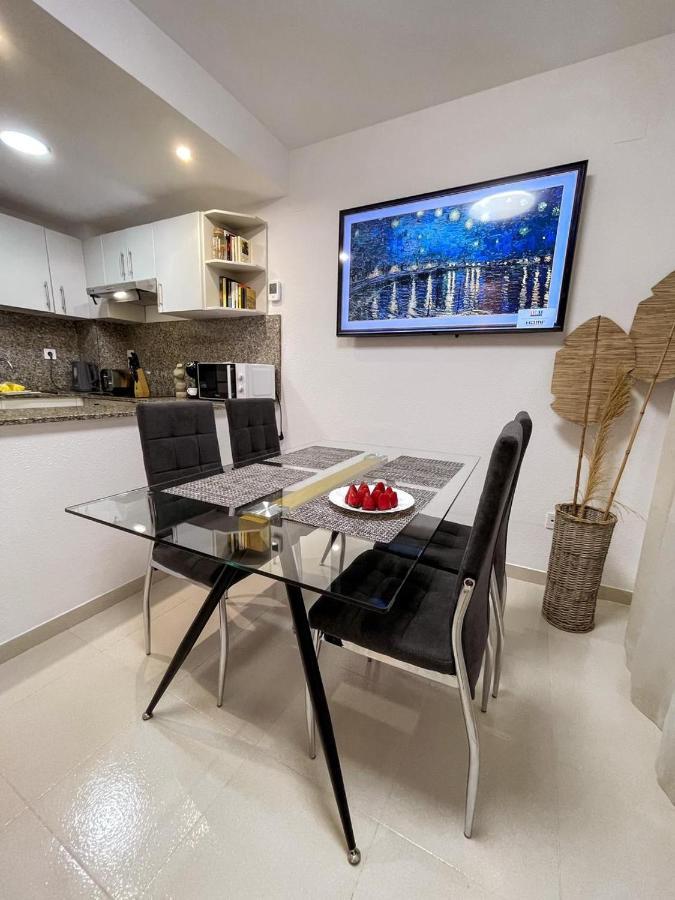 Royal Apartment Салоу Екстериор снимка