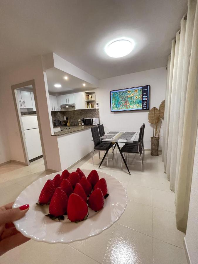 Royal Apartment Салоу Екстериор снимка