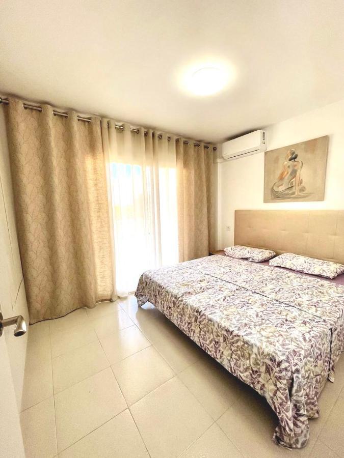 Royal Apartment Салоу Екстериор снимка