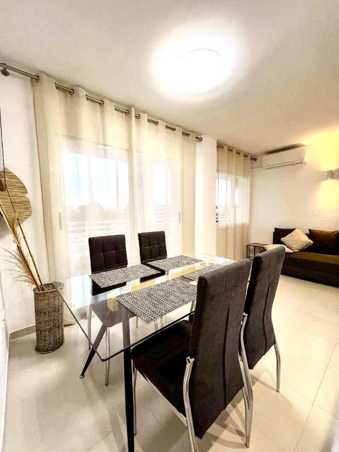 Royal Apartment Салоу Екстериор снимка